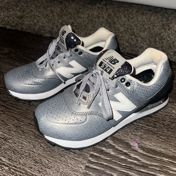 New balance 574 shoes - Picture 1 of 10